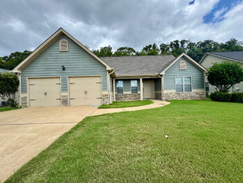 400 Gwynne's Way , Opelika,  36804