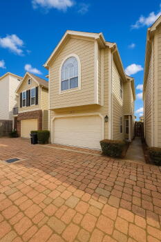 2939 Clinton Dr , Houston,  77020
