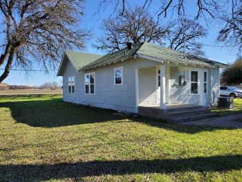 214 South Broadway Street , Cresson,  76035
