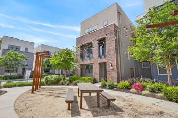 315 Creamery Ln , Sacramento,  95814