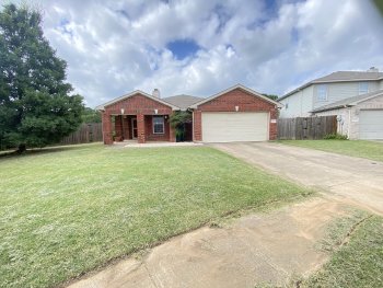 8016 Meadow View Tr , Fort Worth,  76120