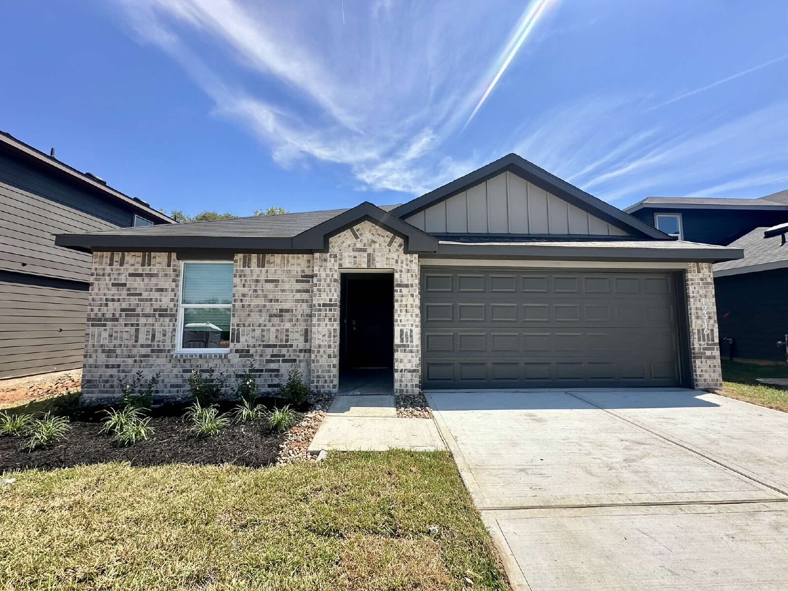 4 Bedroom Rental – 12316 Lexington Heights Dr, Willis, TX 77318
