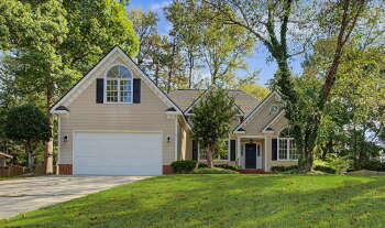 208 Hickory Glen Ln , Holly Springs,  27540