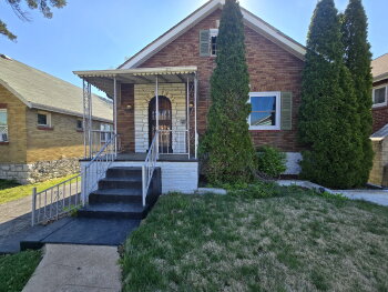 8548 Drury Ln , St. Louis,  63147