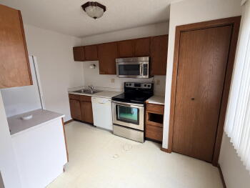 1600 Terrace Dr - D , Minot,  58703