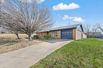 201 Oakdale Drive , Ft Worth,  76108