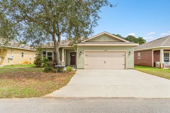 2140 Nina Street , Navarre,  32566