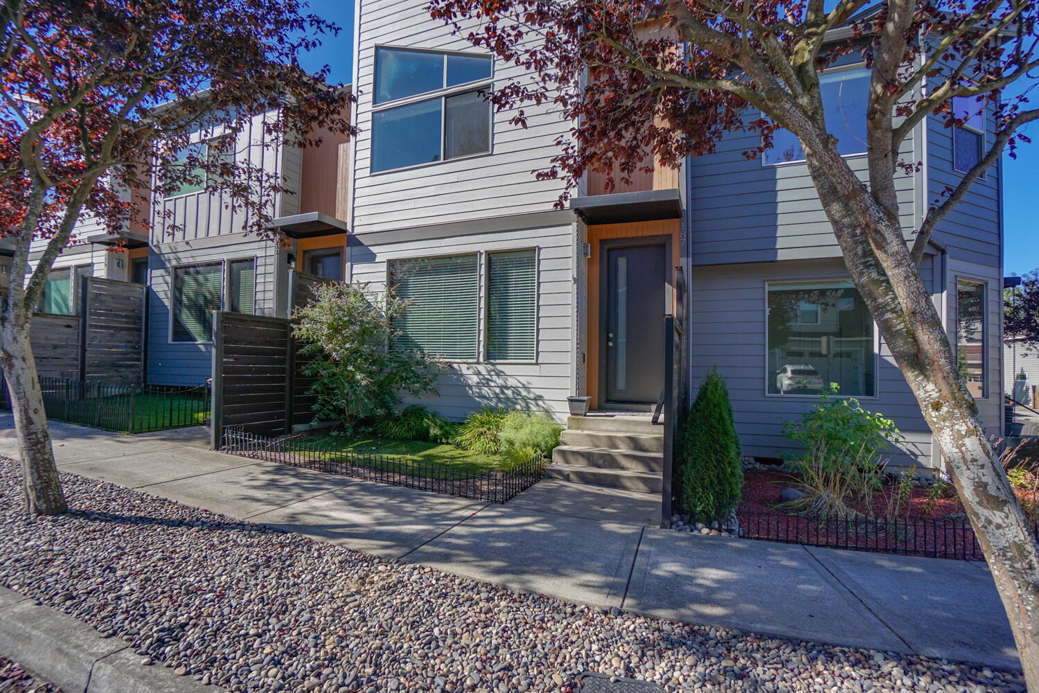 187 North 44th Place