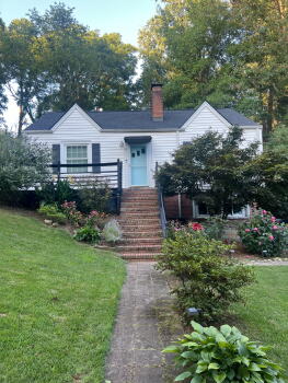 18 Canterbury Road , Asheville,  28805