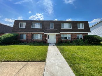 111 Harbor Dr Apt B , Oswego,  60543