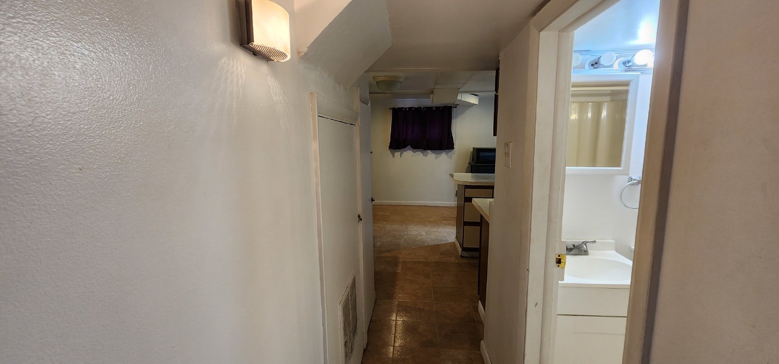 1 Bedroom Rental – 300 Maiden Choice Lane #Unit B, Catonsville - Unit B, MD